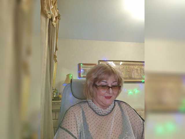 KarinkaSweet's BongaCams show and profile