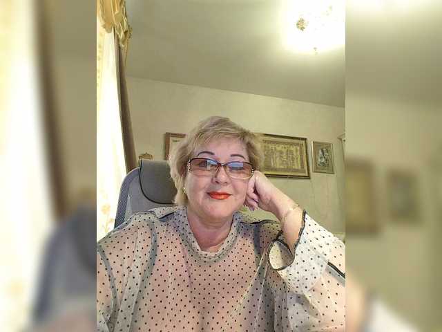 KarinkaSweet's BongaCams show and profile