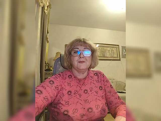 KarinkaSweet's BongaCams show and profile