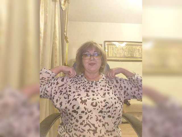 KarinkaSweet's BongaCams show and profile