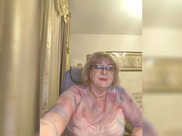 KarinkaSweet's BongaCams show and profile