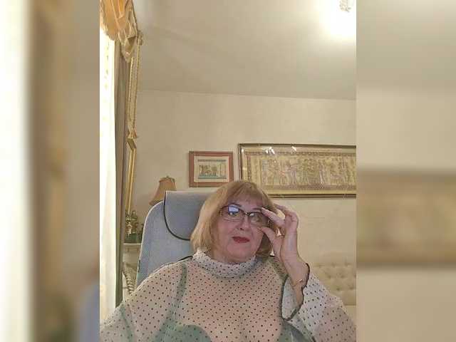 KarinkaSweet's BongaCams show and profile