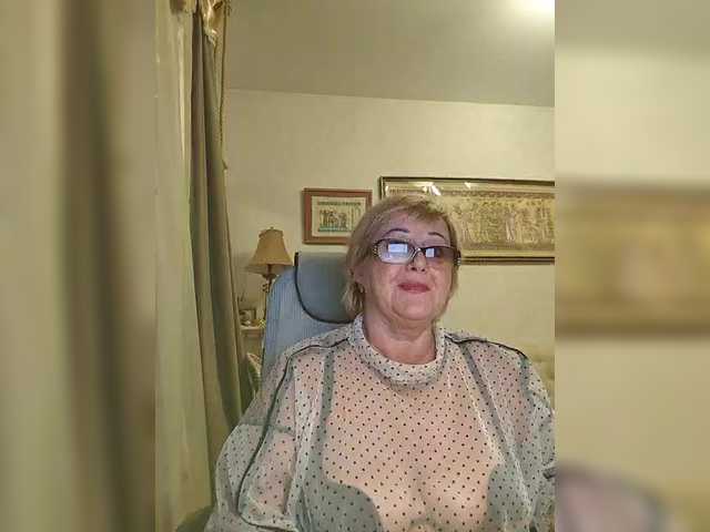 KarinkaSweet's BongaCams show and profile