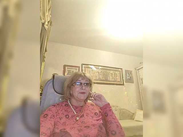 KarinkaSweet's BongaCams show and profile