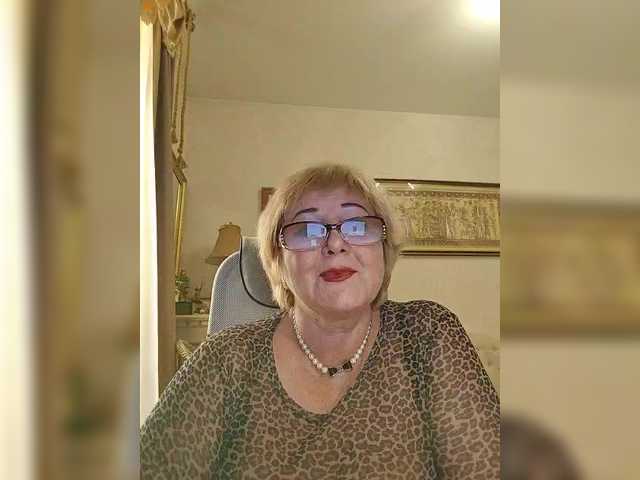 KarinkaSweet's BongaCams show and profile