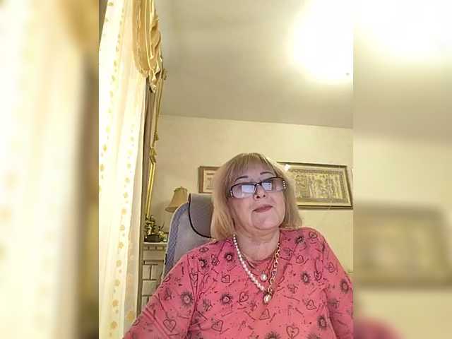 KarinkaSweet's BongaCams show and profile