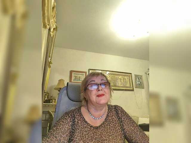 KarinkaSweet's BongaCams show and profile