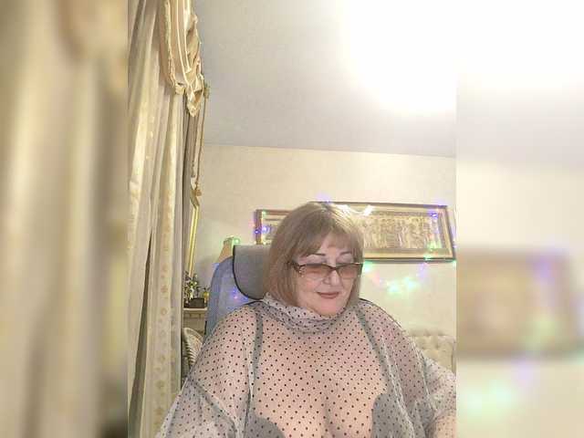 KarinkaSweet's BongaCams show and profile