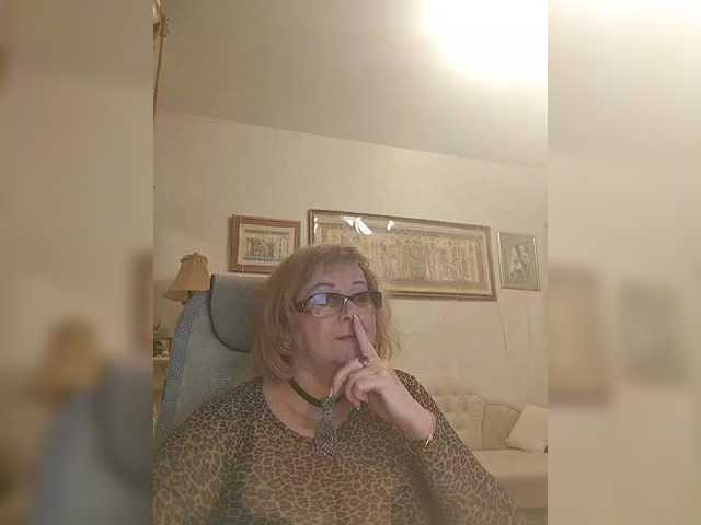 KarinkaSweet's BongaCams show and profile