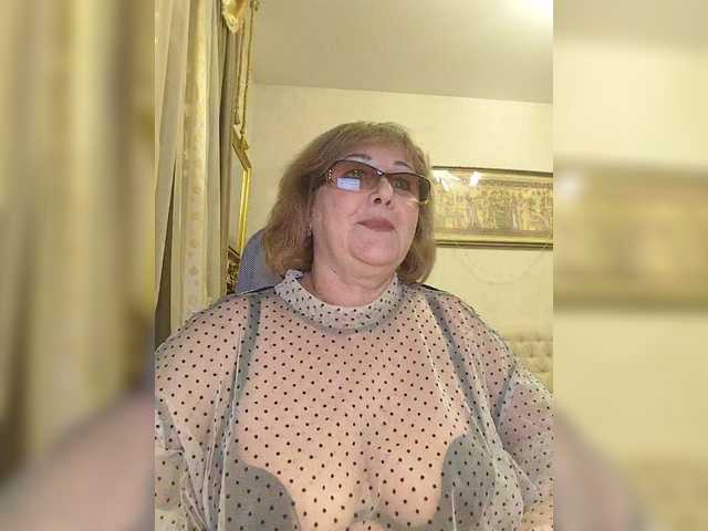 KarinkaSweet's BongaCams show and profile