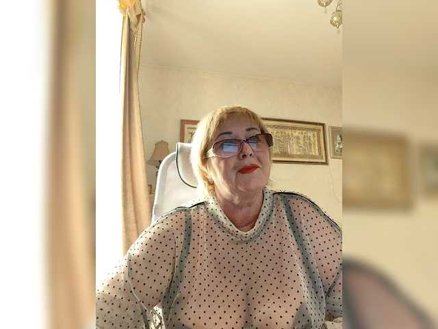 KarinkaSweet's BongaCams show and profile