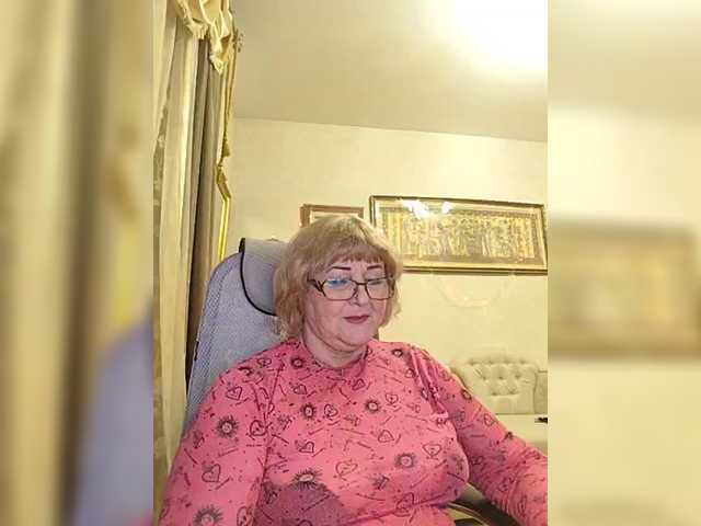 KarinkaSweet's BongaCams show and profile