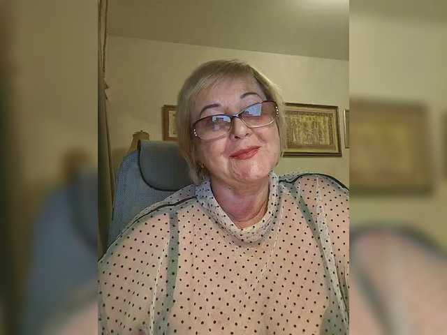 KarinkaSweet's BongaCams show and profile