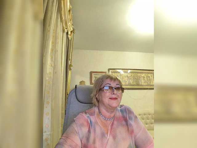 KarinkaSweet's BongaCams show and profile