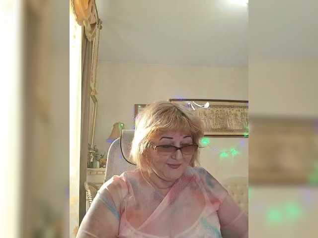 KarinkaSweet's BongaCams show and profile