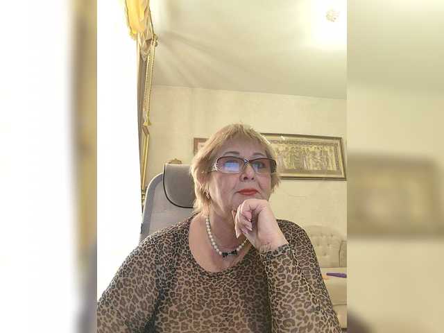 KarinkaSweet's BongaCams show and profile