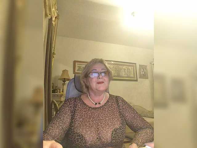 KarinkaSweet's BongaCams show and profile