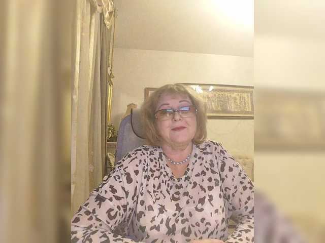 KarinkaSweet's BongaCams show and profile