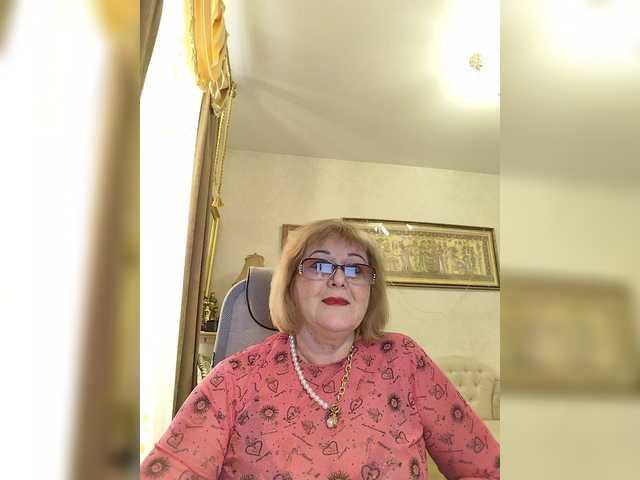 KarinkaSweet's BongaCams show and profile