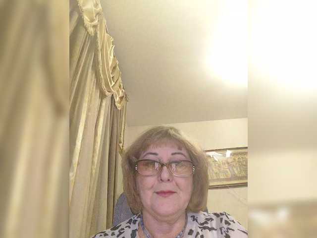 KarinkaSweet's BongaCams show and profile