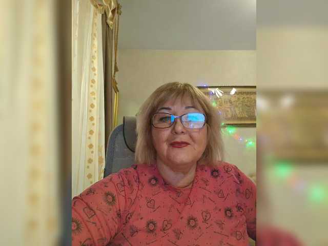 KarinkaSweet's BongaCams show and profile