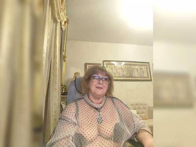 KarinkaSweet's BongaCams show and profile