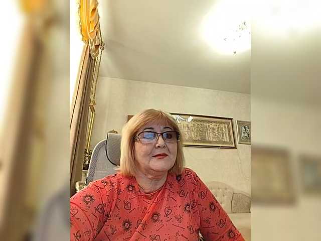 KarinkaSweet's BongaCams show and profile