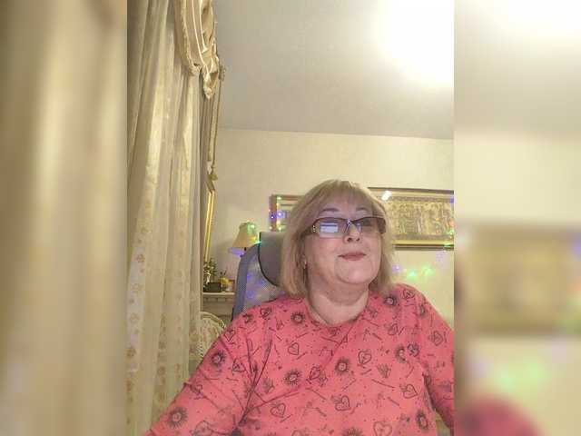 KarinkaSweet's BongaCams show and profile