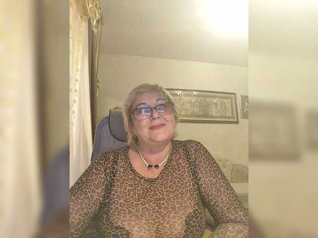 KarinkaSweet's BongaCams show and profile