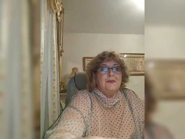 KarinkaSweet's BongaCams show and profile