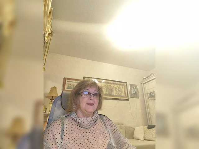 KarinkaSweet's BongaCams show and profile