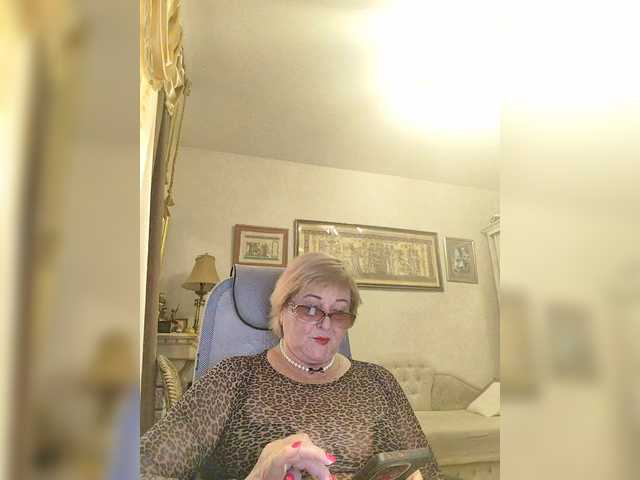 KarinkaSweet's BongaCams show and profile