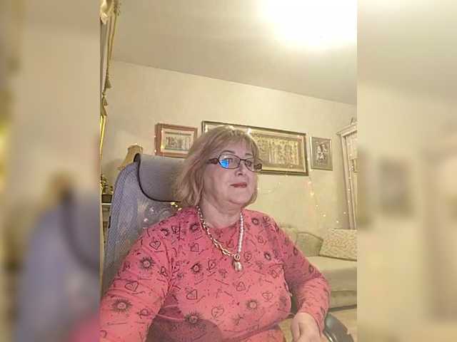 KarinkaSweet's BongaCams show and profile