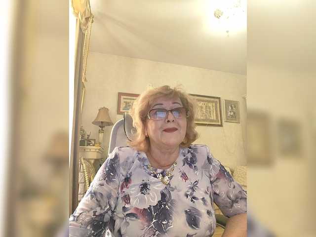 KarinkaSweet's BongaCams show and profile