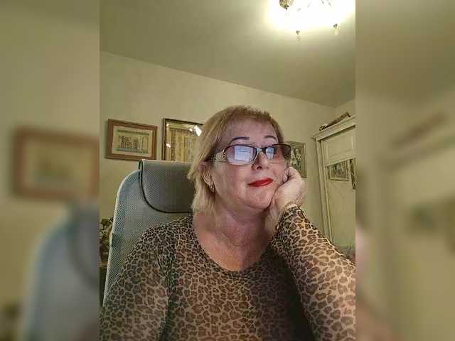 KarinkaSweet's BongaCams show and profile