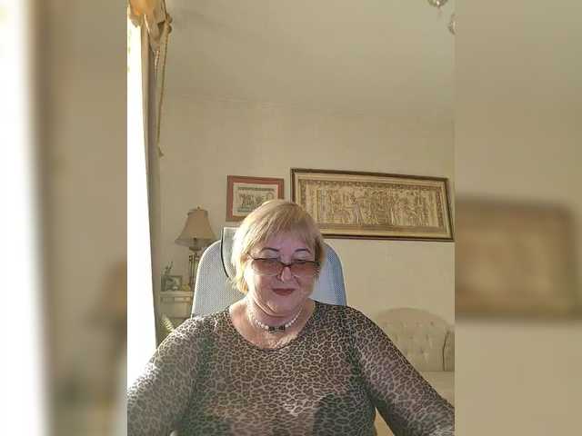 KarinkaSweet's BongaCams show and profile