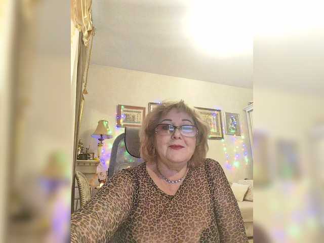 KarinkaSweet's BongaCams show and profile