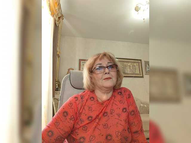 KarinkaSweet's BongaCams show and profile