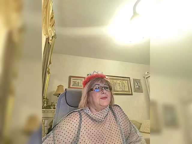 KarinkaSweet's BongaCams show and profile