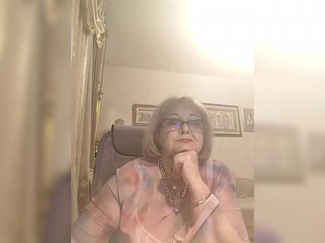 KarinkaSweet's BongaCams show and profile