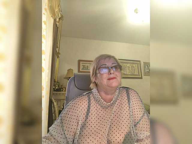 KarinkaSweet's BongaCams show and profile