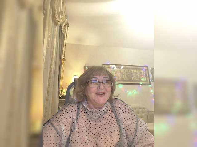 KarinkaSweet's BongaCams show and profile