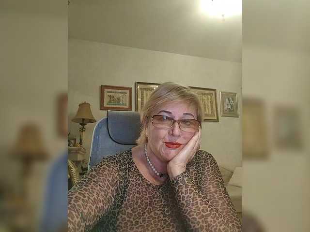 KarinkaSweet's BongaCams show and profile