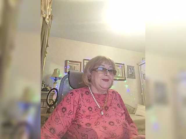 KarinkaSweet's BongaCams show and profile