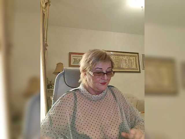 KarinkaSweet's BongaCams show and profile