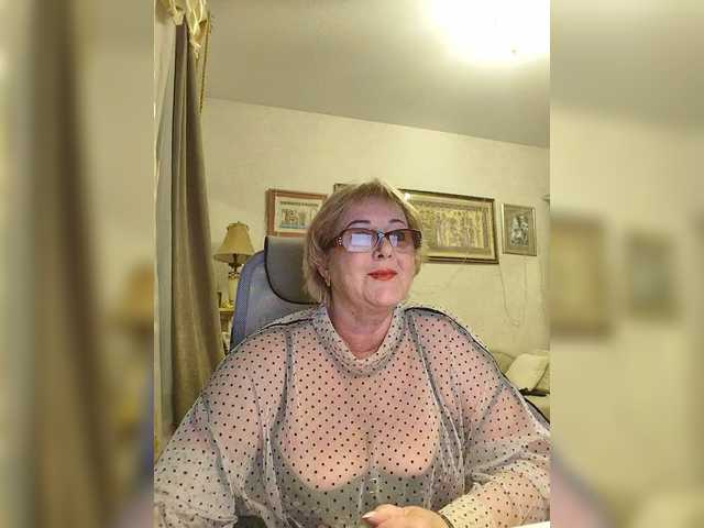 KarinkaSweet's BongaCams show and profile