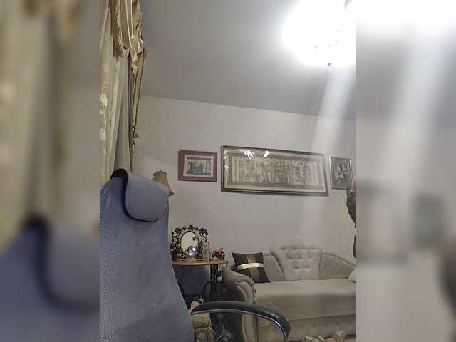 KarinkaSweet's BongaCams show and profile