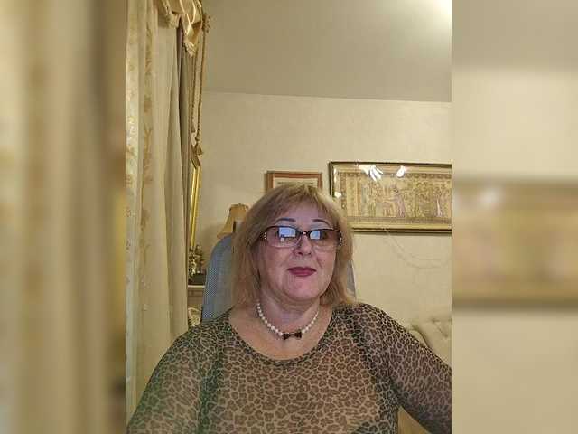 KarinkaSweet's BongaCams show and profile