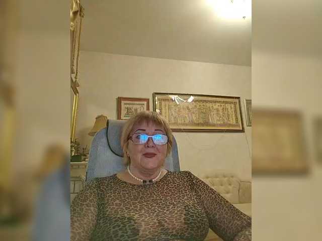 KarinkaSweet's BongaCams show and profile