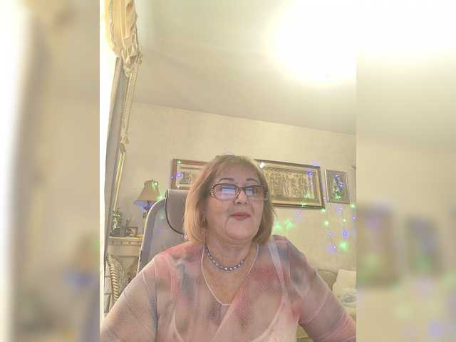 KarinkaSweet's BongaCams show and profile